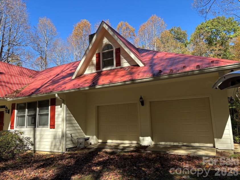 1661 Mckinney Mine Road, Spruce Pine, NC 28777.  MLS# CAR4436084, YatesRealty ID 57689. 