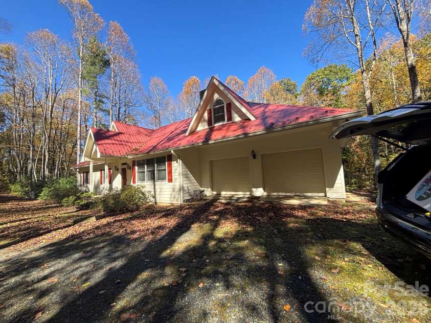 1661 Mckinney Mine Road, Spruce Pine, NC 28777.  MLS# CAR4436084, YatesRealty ID 57689. 