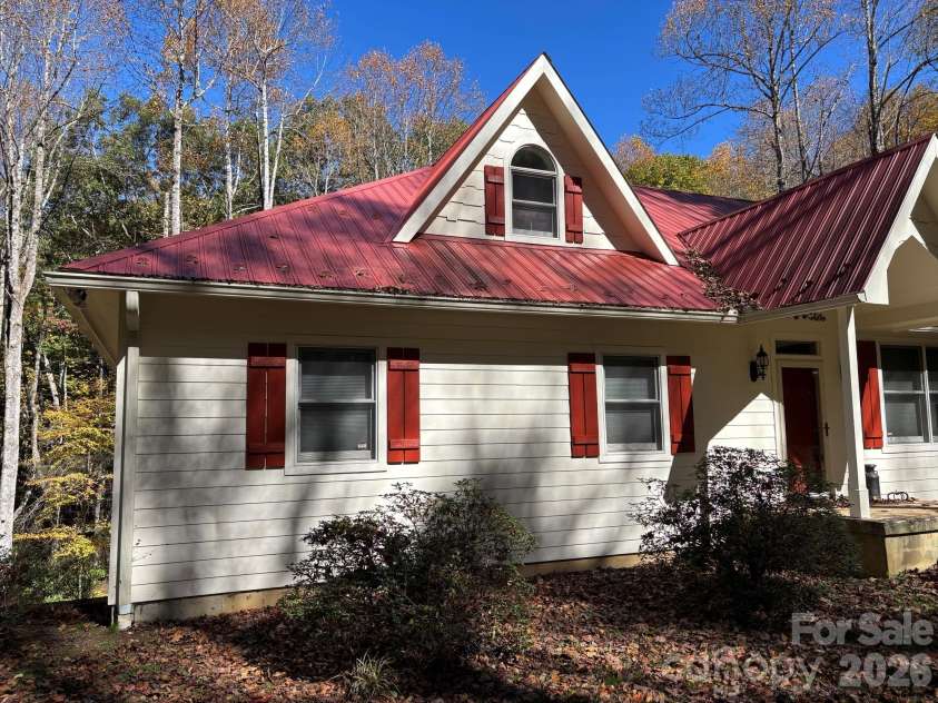 1661 Mckinney Mine Road, Spruce Pine, NC 28777.  MLS# CAR4436084, YatesRealty ID 57689. 