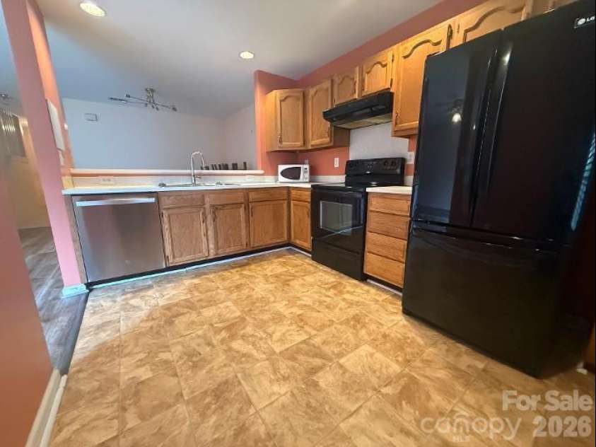 5965 Prescott Court, Charlotte, NC 28269.  MLS# CAR4360652, YatesRealty ID 5769. Kitchen