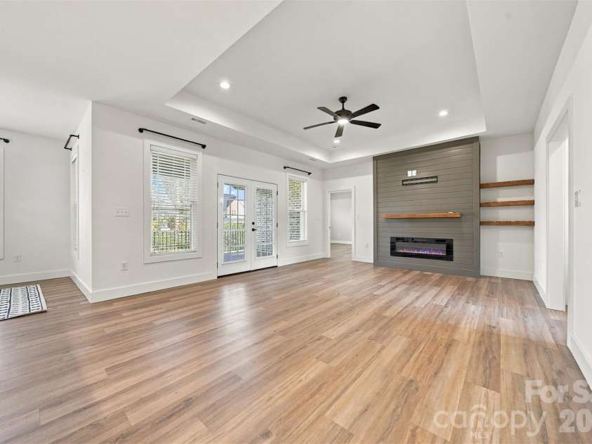 3331 48th Avenue, Hickory, NC 28601.  MLS# CAR4430072, YatesRealty ID 57690. 