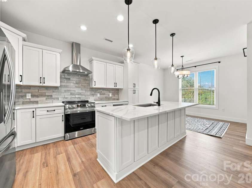 3331 48th Avenue, Hickory, NC 28601.  MLS# CAR4430072, YatesRealty ID 57690. 