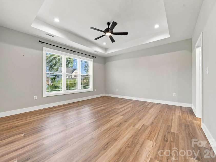 3331 48th Avenue, Hickory, NC 28601.  MLS# CAR4430072, YatesRealty ID 57690. 