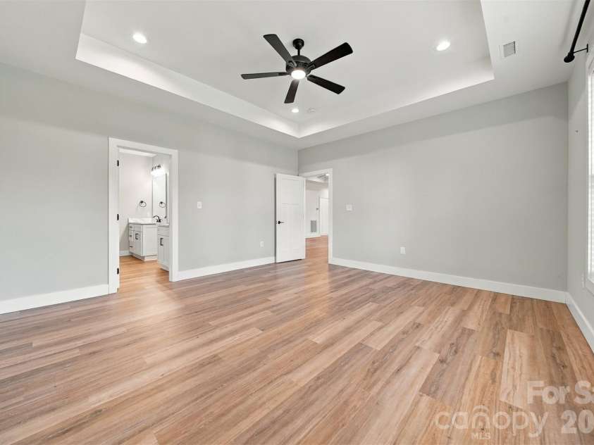 3331 48th Avenue, Hickory, NC 28601.  MLS# CAR4430072, YatesRealty ID 57690. 