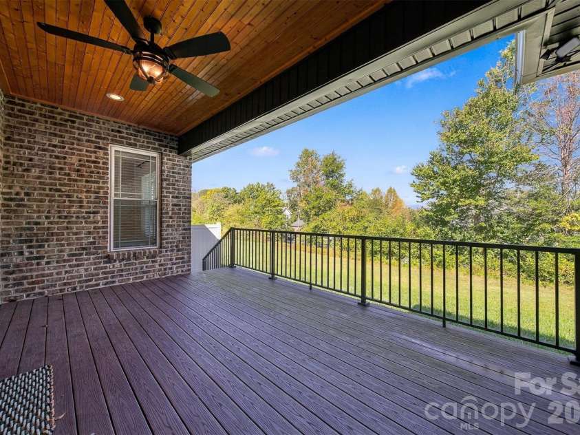 3331 48th Avenue, Hickory, NC 28601.  MLS# CAR4430072, YatesRealty ID 57690. 