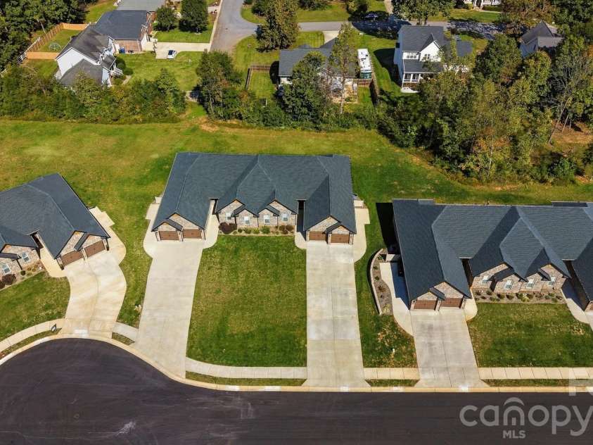 3331 48th Avenue, Hickory, NC 28601.  MLS# CAR4430072, YatesRealty ID 57690. 