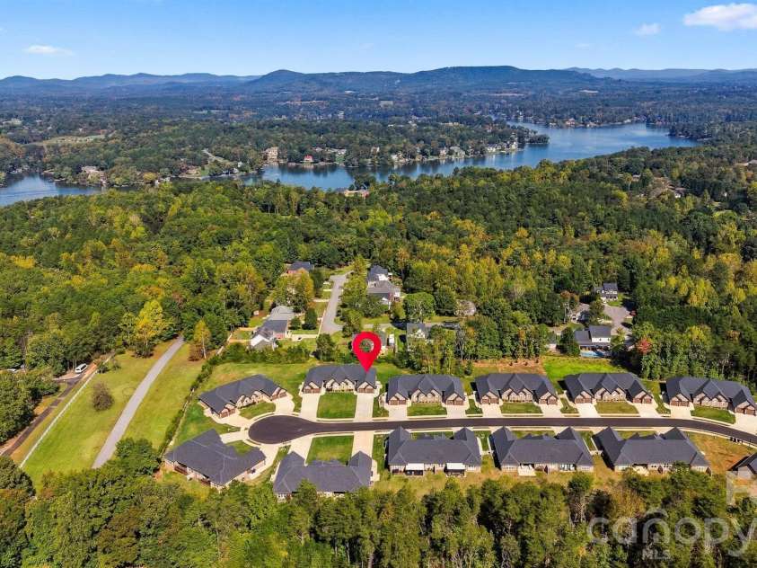 3331 48th Avenue, Hickory, NC 28601.  MLS# CAR4430072, YatesRealty ID 57690. 