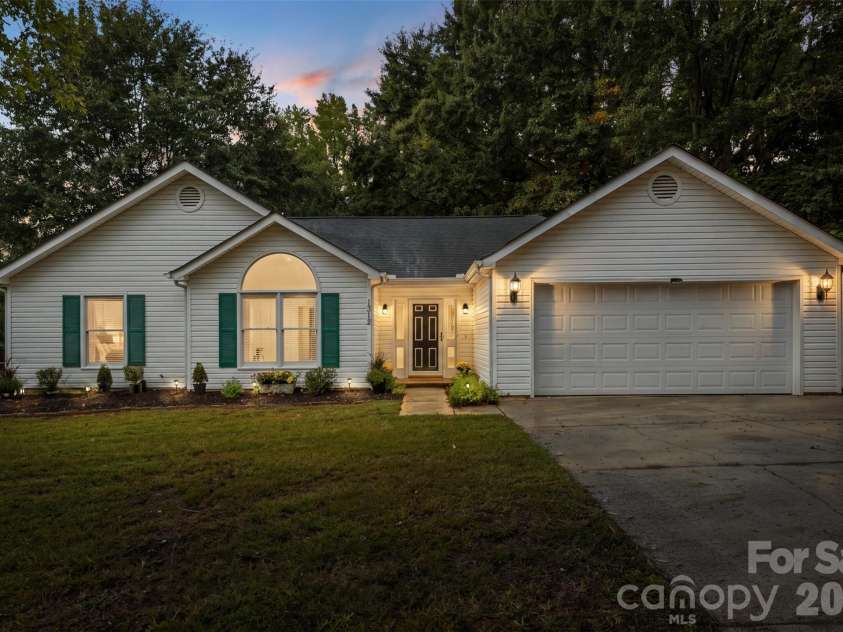 1312 Newfound Hollow Drive, Charlotte, NC 28214.  MLS# CAR4427413, YatesRealty ID 57695. 