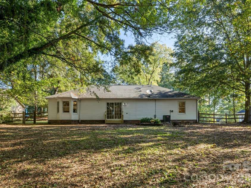 1312 Newfound Hollow Drive, Charlotte, NC 28214.  MLS# CAR4427413, YatesRealty ID 57695. 