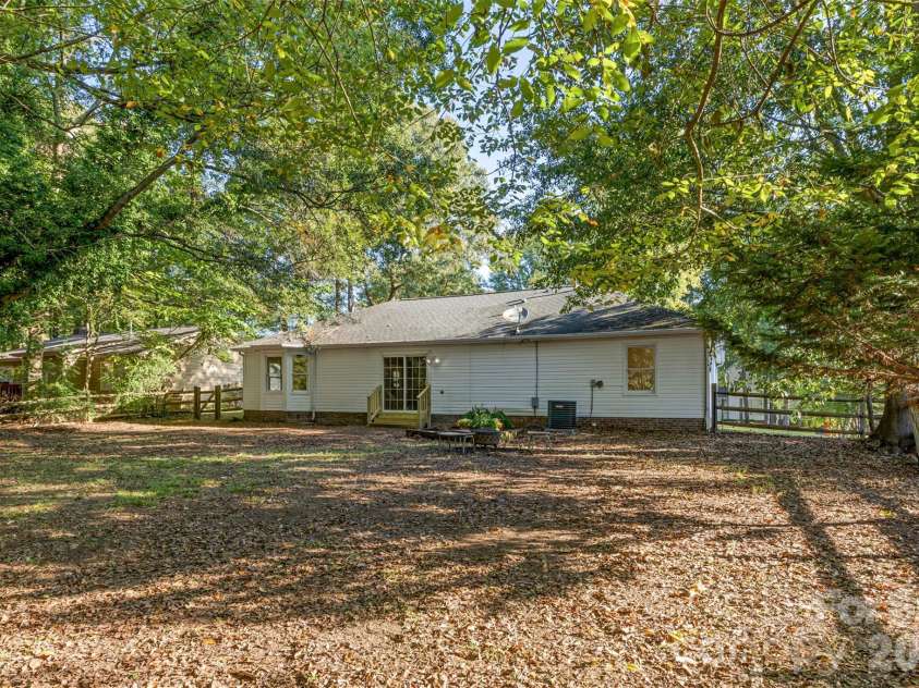 1312 Newfound Hollow Drive, Charlotte, NC 28214.  MLS# CAR4427413, YatesRealty ID 57695. 