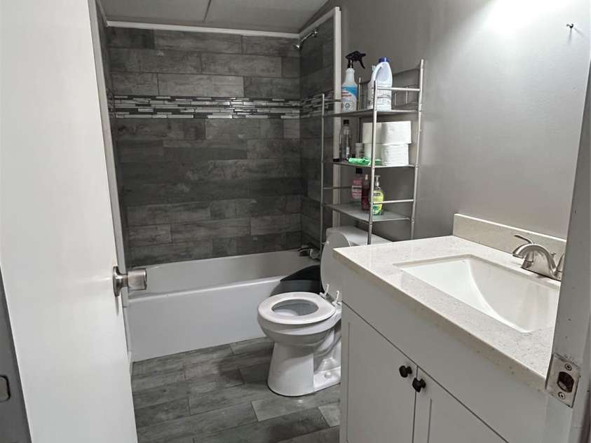 517 Ridgeway Place, Lenoir, NC 28645.  MLS# CAR4197423, YatesRealty ID 577. 