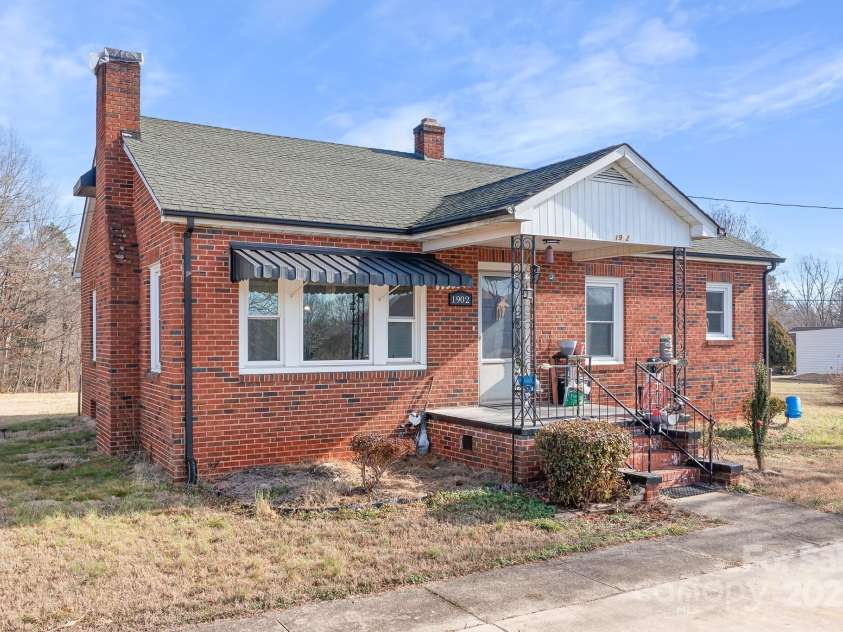 1902 Old Wilkesboro Road, Statesville, NC 28625.  MLS# CAR4220066, YatesRealty ID 5770. 