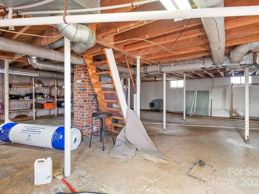 1902 Old Wilkesboro Road, Statesville, NC 28625.  MLS# CAR4220066, YatesRealty ID 5770. 