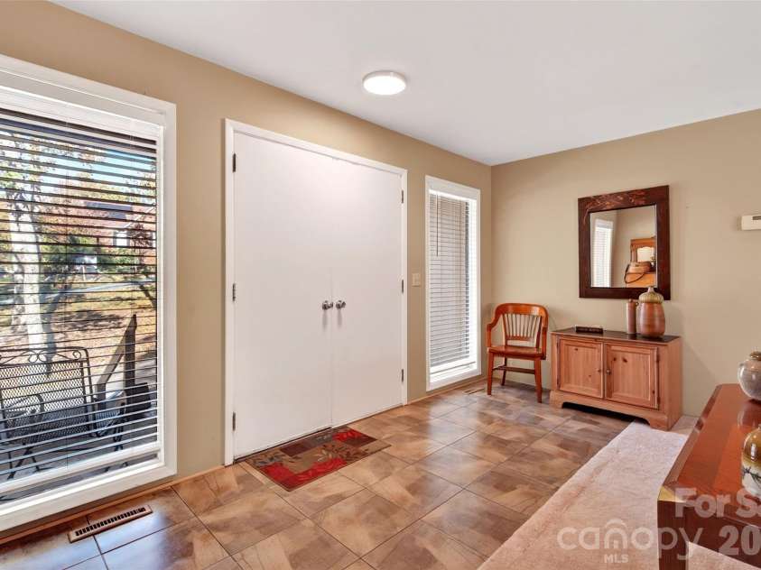 592 Carters Ridge Road, Spruce Pine, NC 28777.  MLS# CAR4436298, YatesRealty ID 57704. 