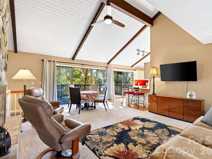 592 Carters Ridge Road, Spruce Pine, NC 28777.  MLS# CAR4436298, YatesRealty ID 57704. 