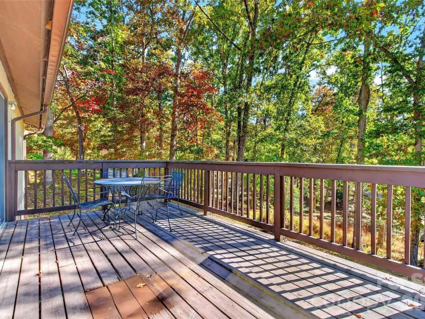592 Carters Ridge Road, Spruce Pine, NC 28777.  MLS# CAR4436298, YatesRealty ID 57704. 