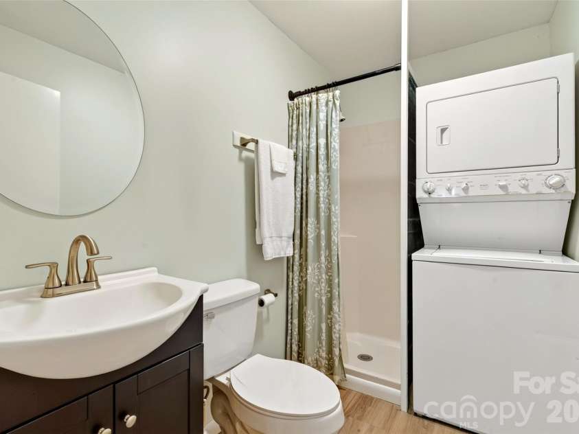 592 Carters Ridge Road, Spruce Pine, NC 28777.  MLS# CAR4436298, YatesRealty ID 57704. 