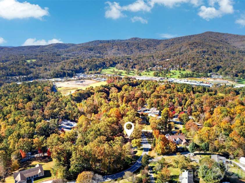 592 Carters Ridge Road, Spruce Pine, NC 28777.  MLS# CAR4436298, YatesRealty ID 57704. 