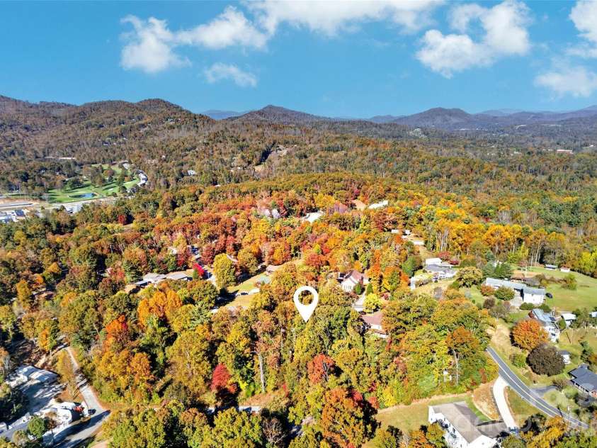592 Carters Ridge Road, Spruce Pine, NC 28777.  MLS# CAR4436298, YatesRealty ID 57704. 