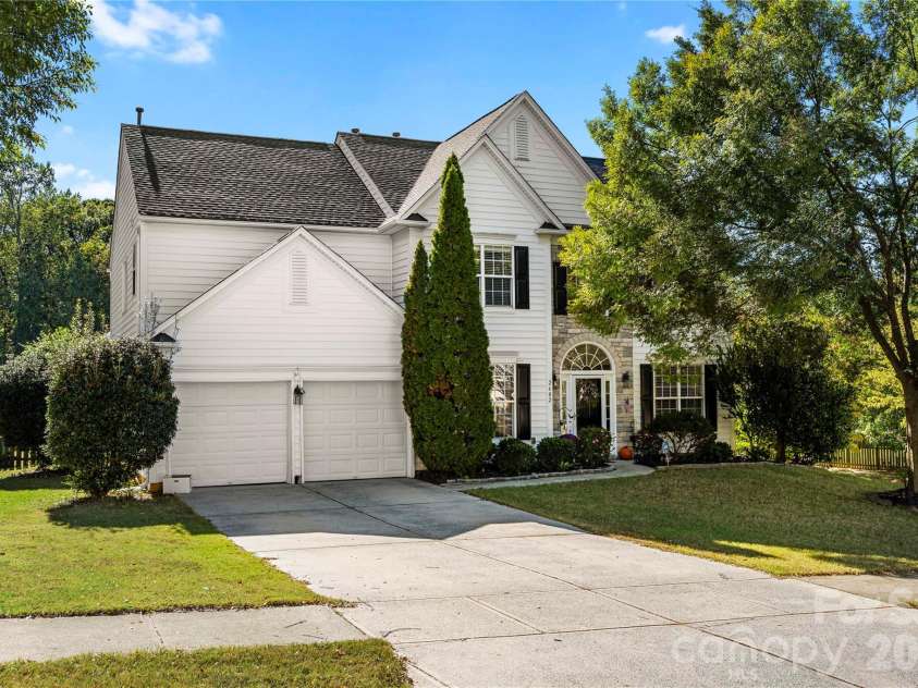 2602 Mullis Lane, Matthews, NC 28105.  MLS# CAR4436447, YatesRealty ID 57706. 