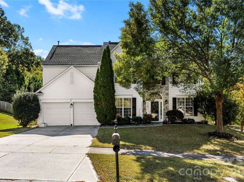 2602 Mullis Lane, Matthews, NC 28105.  MLS# CAR4436447, YatesRealty ID 57706. 