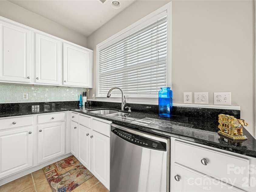 2602 Mullis Lane, Matthews, NC 28105.  MLS# CAR4436447, YatesRealty ID 57706. 