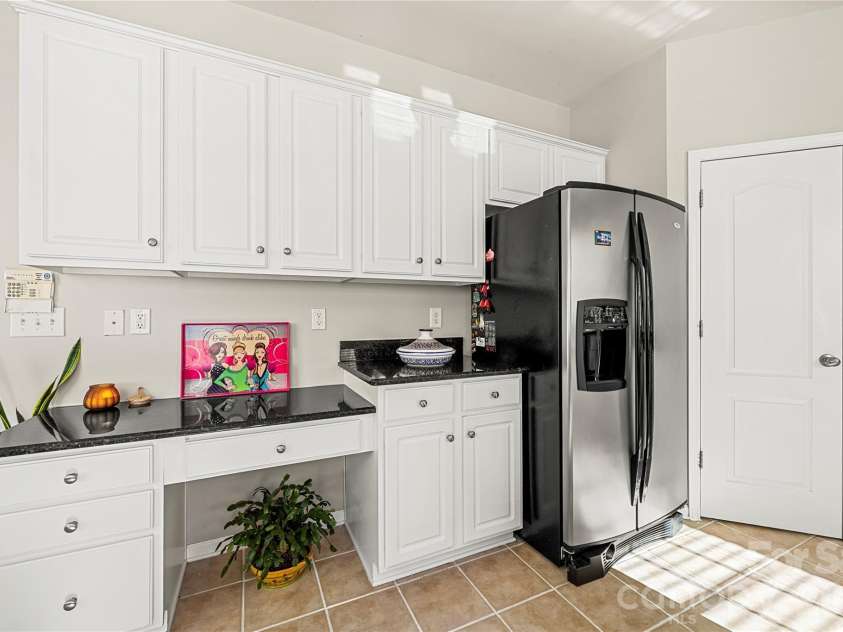 2602 Mullis Lane, Matthews, NC 28105.  MLS# CAR4436447, YatesRealty ID 57706. 