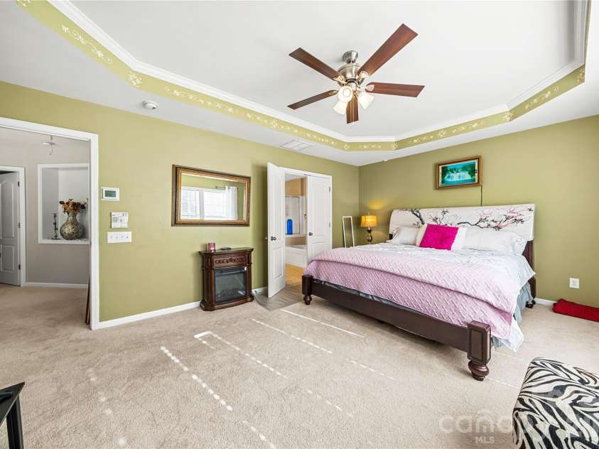 2602 Mullis Lane, Matthews, NC 28105.  MLS# CAR4436447, YatesRealty ID 57706. 