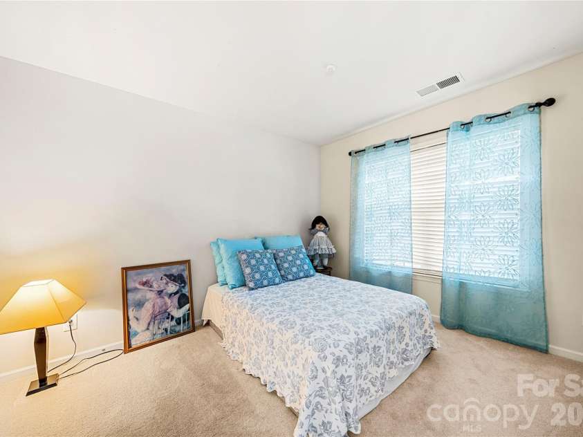 2602 Mullis Lane, Matthews, NC 28105.  MLS# CAR4436447, YatesRealty ID 57706. 