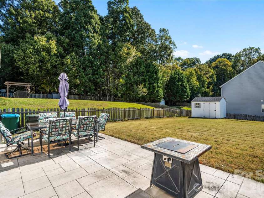 2602 Mullis Lane, Matthews, NC 28105.  MLS# CAR4436447, YatesRealty ID 57706. 
