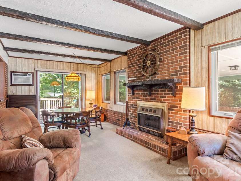 3797 Sandalwood Lane, Winston Salem, NC 27106.  MLS# CAR4436482, YatesRealty ID 57708. 