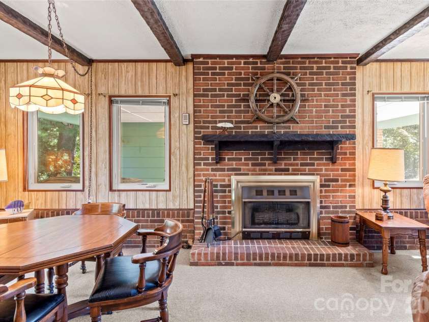 3797 Sandalwood Lane, Winston Salem, NC 27106.  MLS# CAR4436482, YatesRealty ID 57708. 