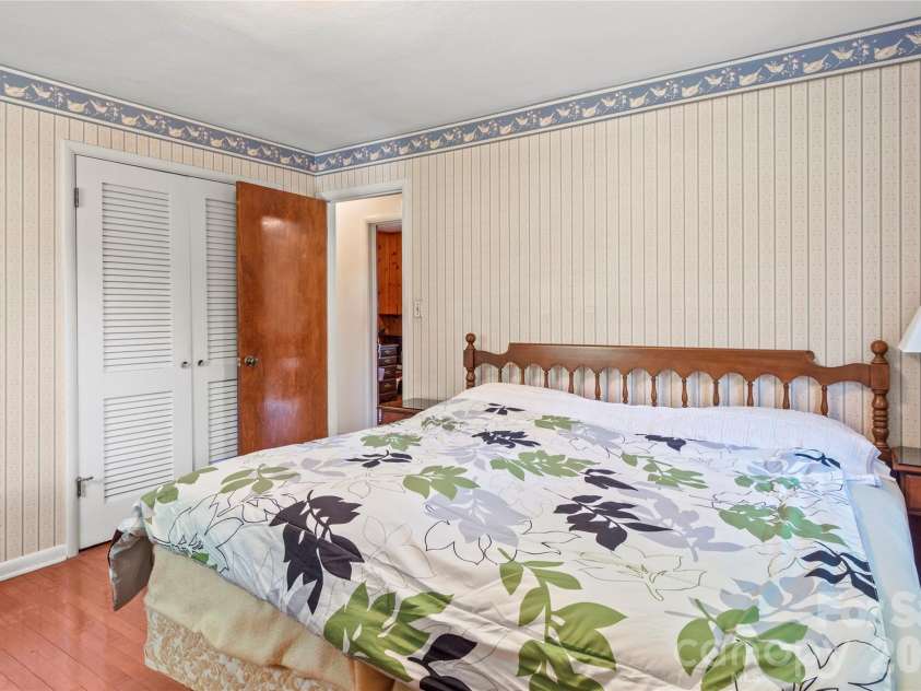 3797 Sandalwood Lane, Winston Salem, NC 27106.  MLS# CAR4436482, YatesRealty ID 57708. 