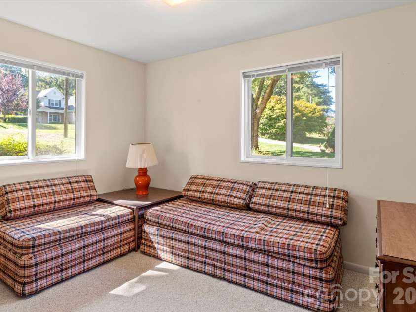3797 Sandalwood Lane, Winston Salem, NC 27106.  MLS# CAR4436482, YatesRealty ID 57708. 