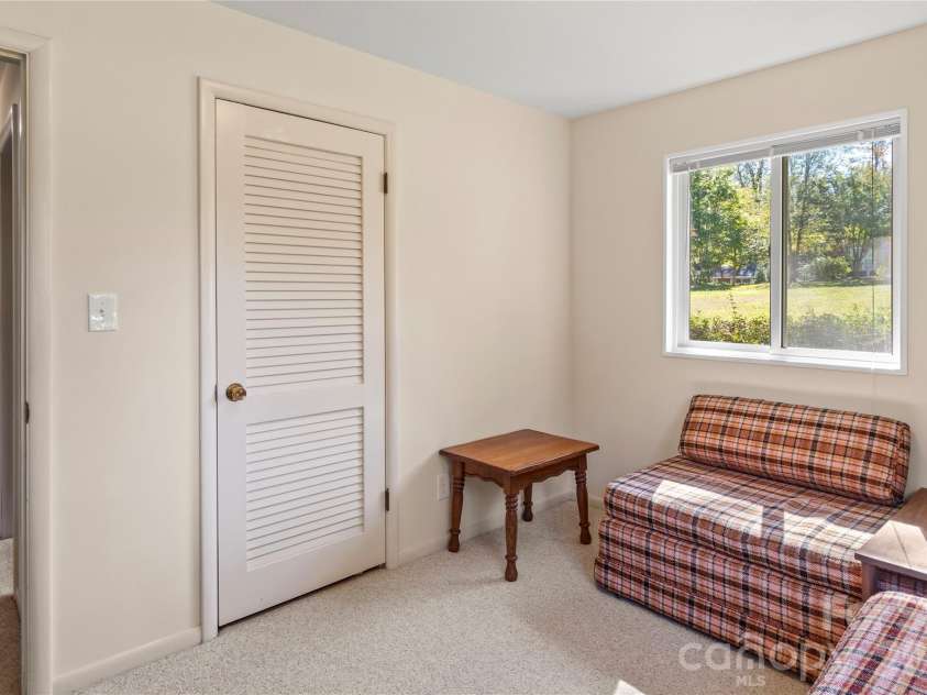 3797 Sandalwood Lane, Winston Salem, NC 27106.  MLS# CAR4436482, YatesRealty ID 57708. 