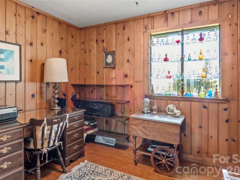 3797 Sandalwood Lane, Winston Salem, NC 27106.  MLS# CAR4436482, YatesRealty ID 57708. 