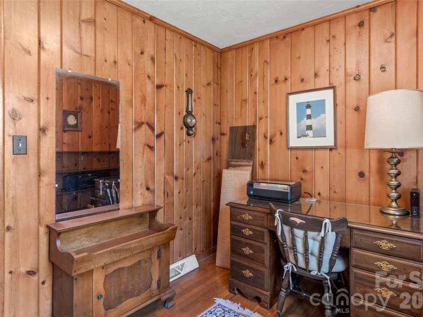3797 Sandalwood Lane, Winston Salem, NC 27106.  MLS# CAR4436482, YatesRealty ID 57708. 