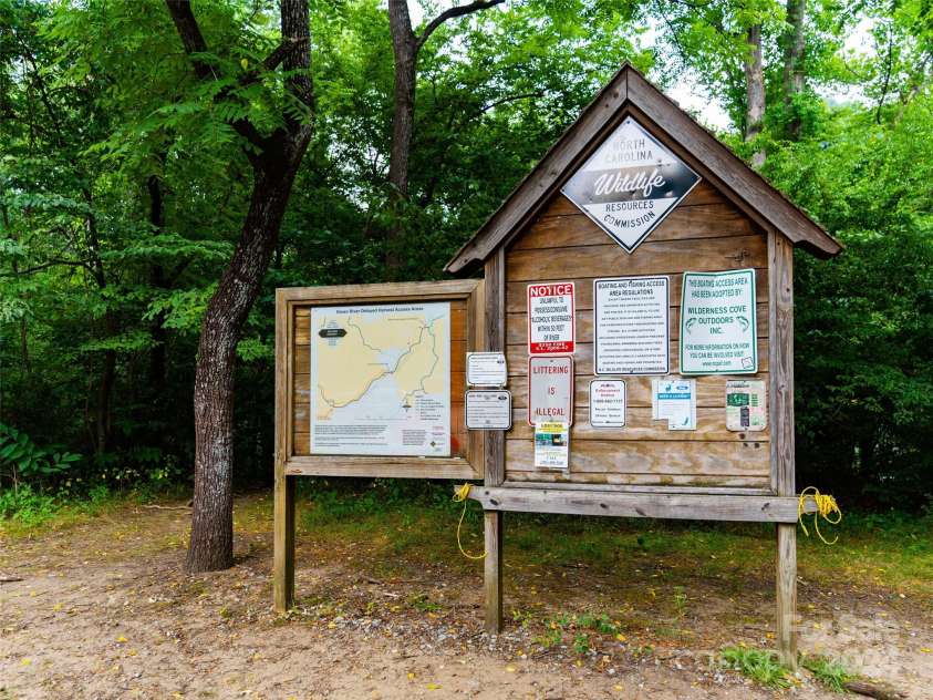 1563 Green River Cove Road, Saluda, NC 28773.  MLS# CAR4157583, YatesRealty ID 5771. Fishtop public river access less than 1 mile