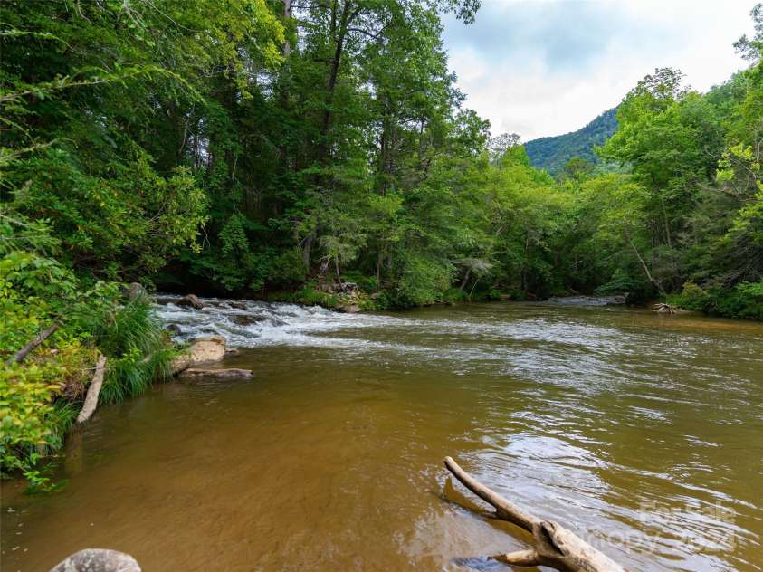 1563 Green River Cove Road, Saluda, NC 28773.  MLS# CAR4157583, YatesRealty ID 5771. Lower Green River access less than 1 mile