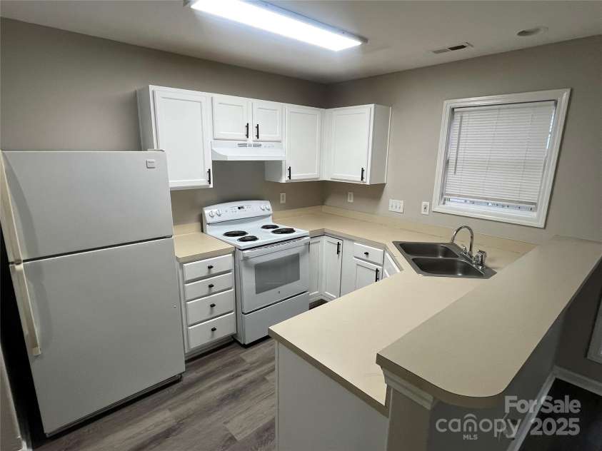 1830 Butterfly Lane, Charlotte, NC 28269.  MLS# CAR4327459, YatesRealty ID 5771. 