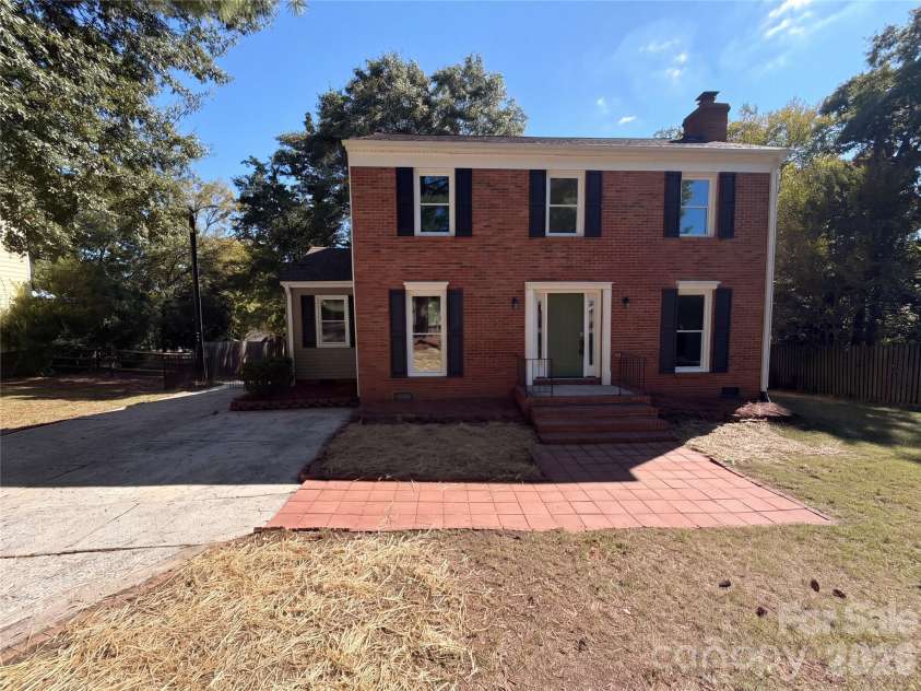 12006 Painted Tree Road, Charlotte, NC 28226.  MLS# CAR4436220, YatesRealty ID 57711. 