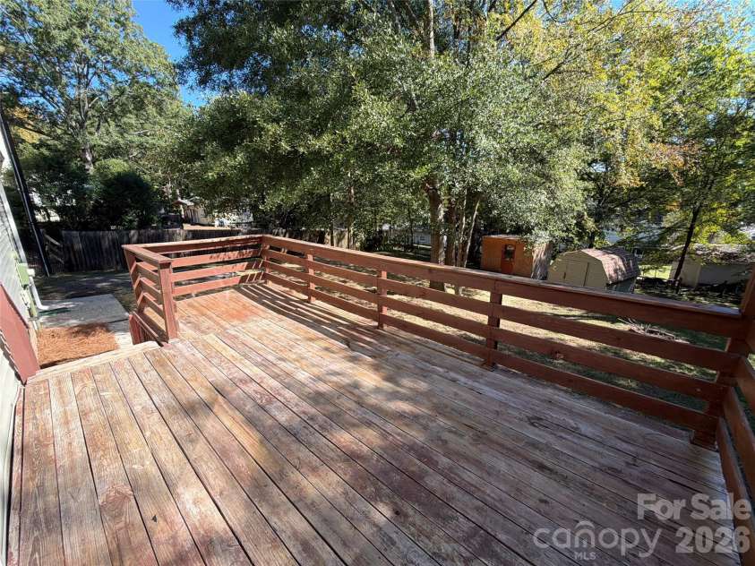 12006 Painted Tree Road, Charlotte, NC 28226.  MLS# CAR4436220, YatesRealty ID 57711. 