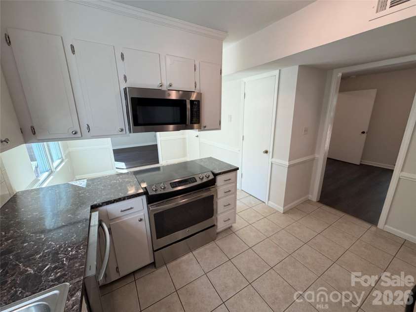 12006 Painted Tree Road, Charlotte, NC 28226.  MLS# CAR4436220, YatesRealty ID 57711. 