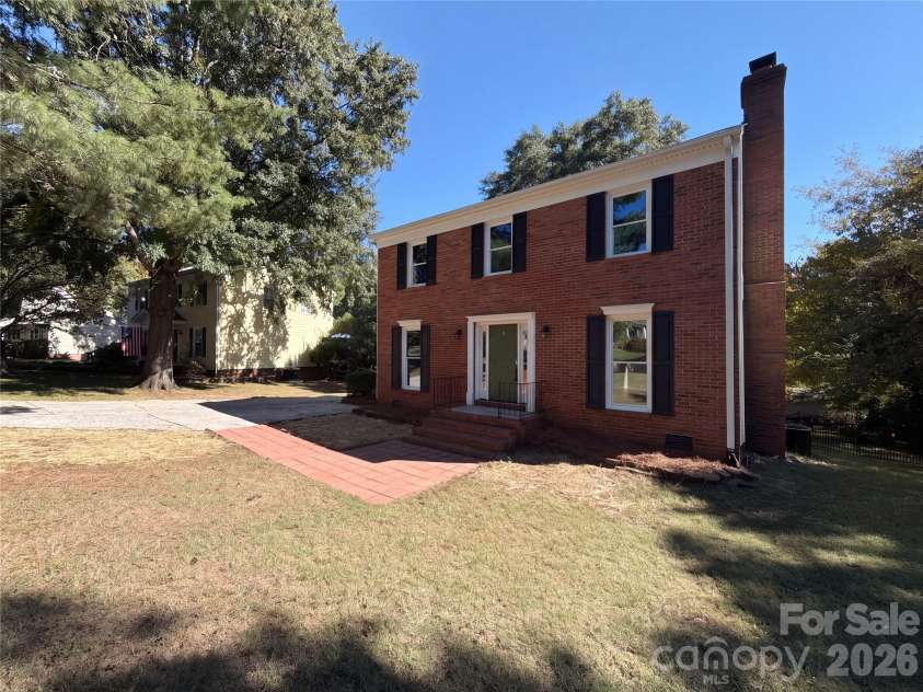 12006 Painted Tree Road, Charlotte, NC 28226.  MLS# CAR4436220, YatesRealty ID 57711. 