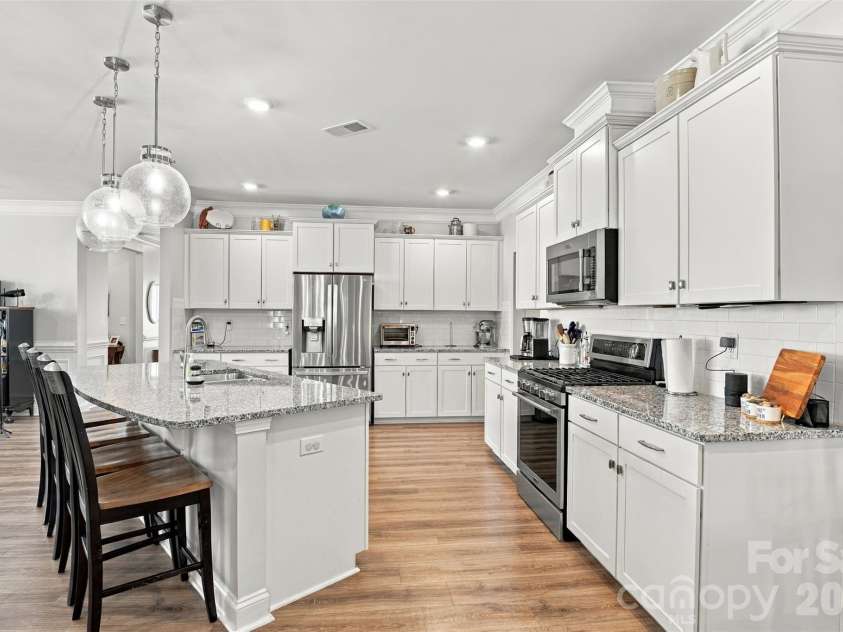 1039 Bonum Road, Lake Wylie, SC 29710.  MLS# CAR4435263, YatesRealty ID 57713. 