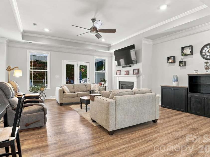 1039 Bonum Road, Lake Wylie, SC 29710.  MLS# CAR4435263, YatesRealty ID 57713. 