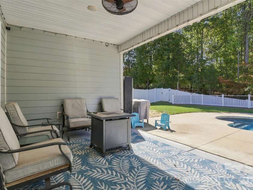 1039 Bonum Road, Lake Wylie, SC 29710.  MLS# CAR4435263, YatesRealty ID 57713. 