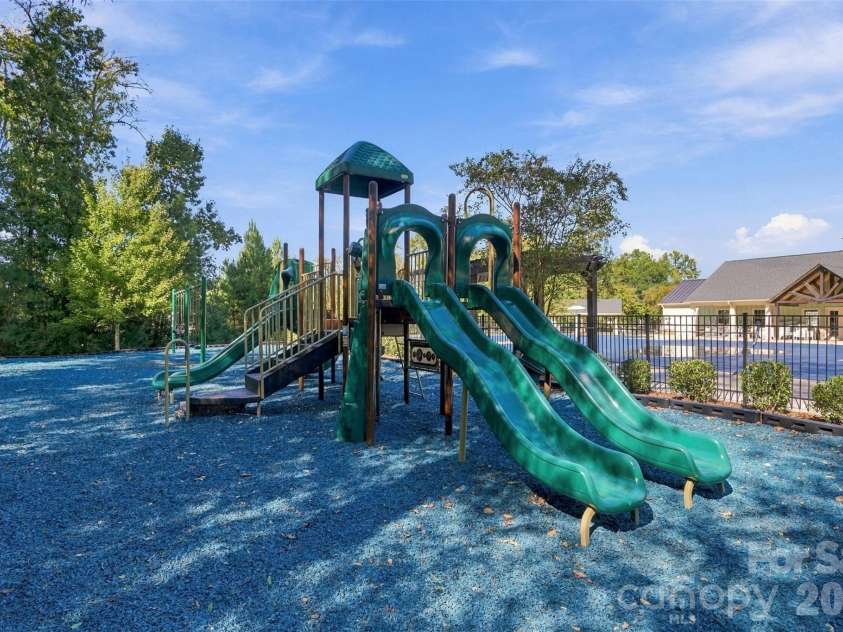 1039 Bonum Road, Lake Wylie, SC 29710.  MLS# CAR4435263, YatesRealty ID 57713. 