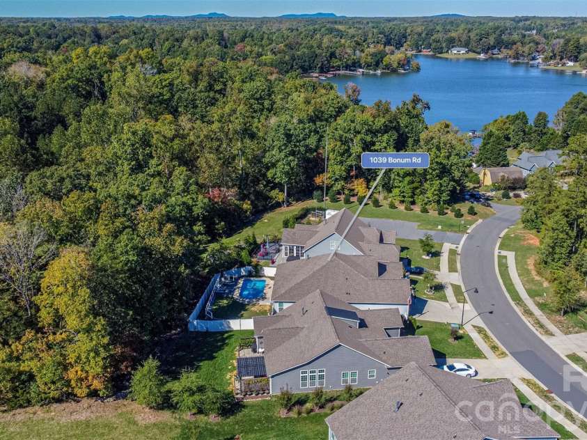 1039 Bonum Road, Lake Wylie, SC 29710.  MLS# CAR4435263, YatesRealty ID 57713. 
