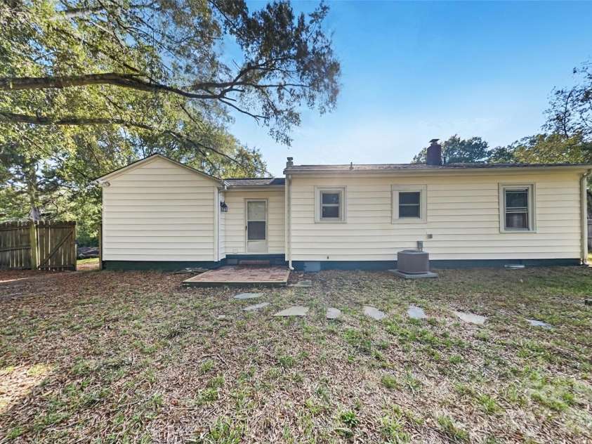 156 Wilson Street, Concord, NC 28025.  MLS# CAR4435496, YatesRealty ID 57715. 
